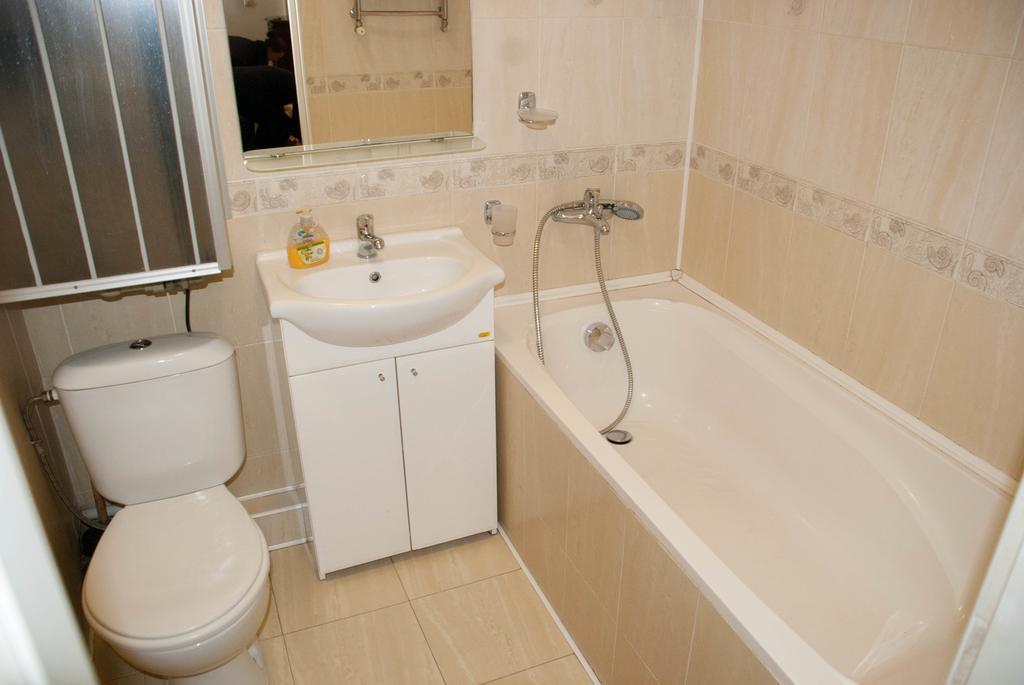 Apartment On Akademika Lazarenka 48A Lviv Buitenkant foto